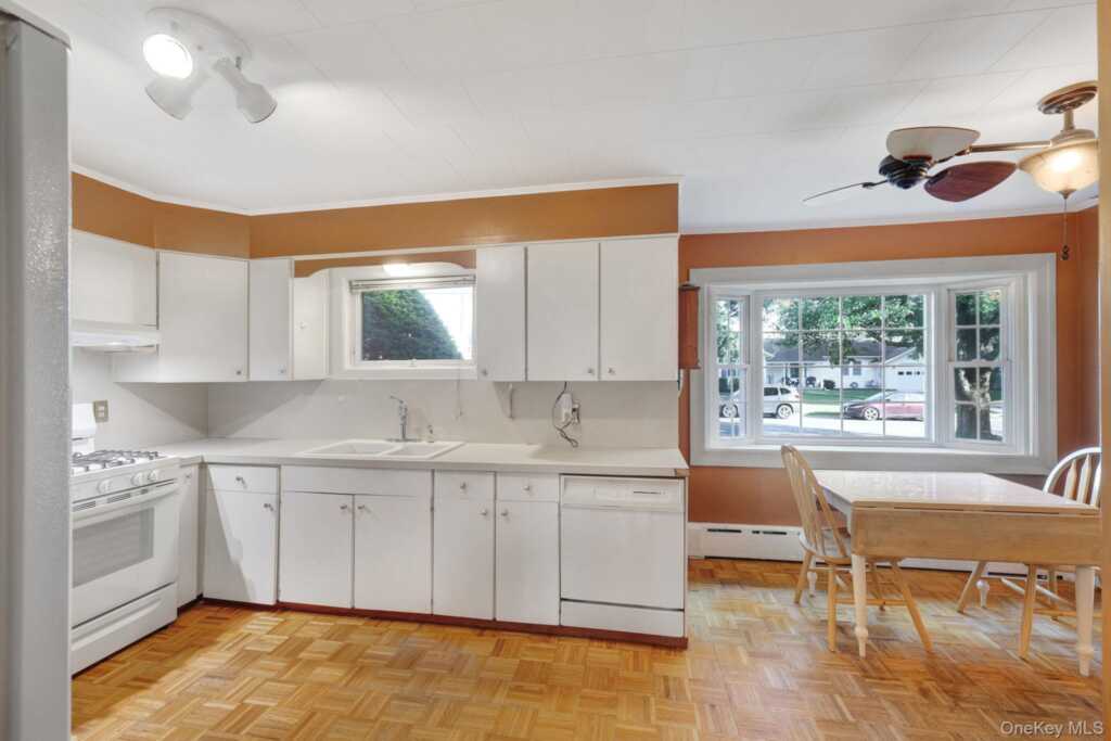 36 Finger Street, Saugerties, NY 12477 - Photo 5 of 22
