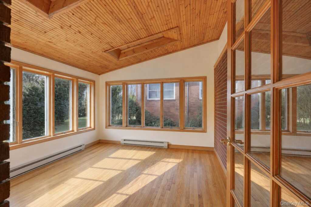36 Finger Street, Saugerties, NY 12477 - Photo 8 of 22