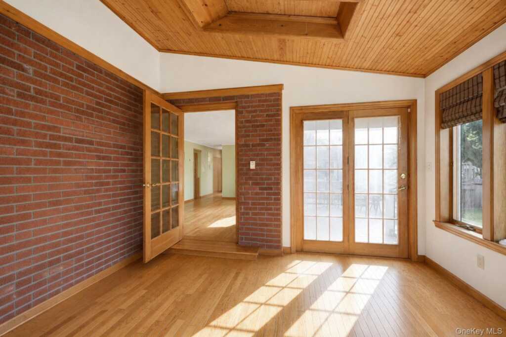 36 Finger Street, Saugerties, NY 12477 - Photo 9 of 22