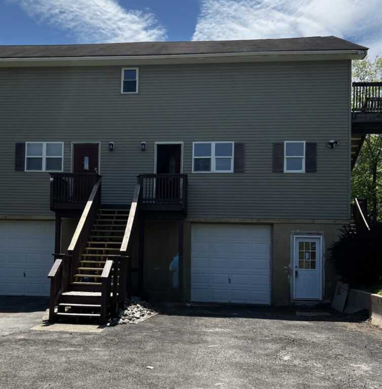 400 Round Lake Road, Unit #Apt A, Rhinebeck, NY 12572