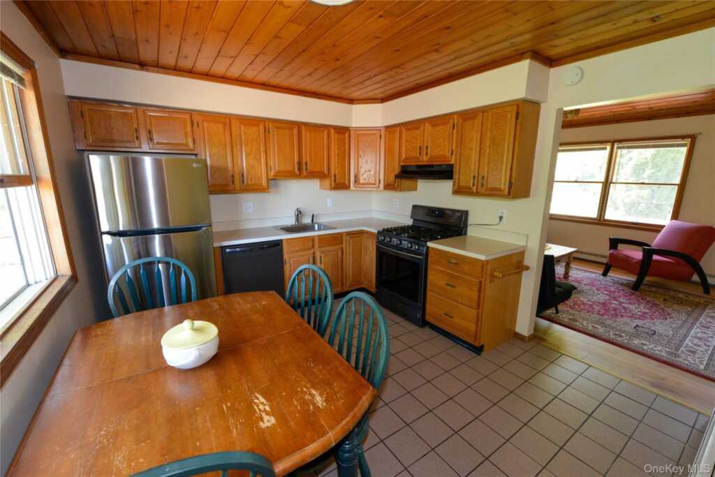 68 Post Street, Saugerties, NY 12477 - Photo 10 of 27