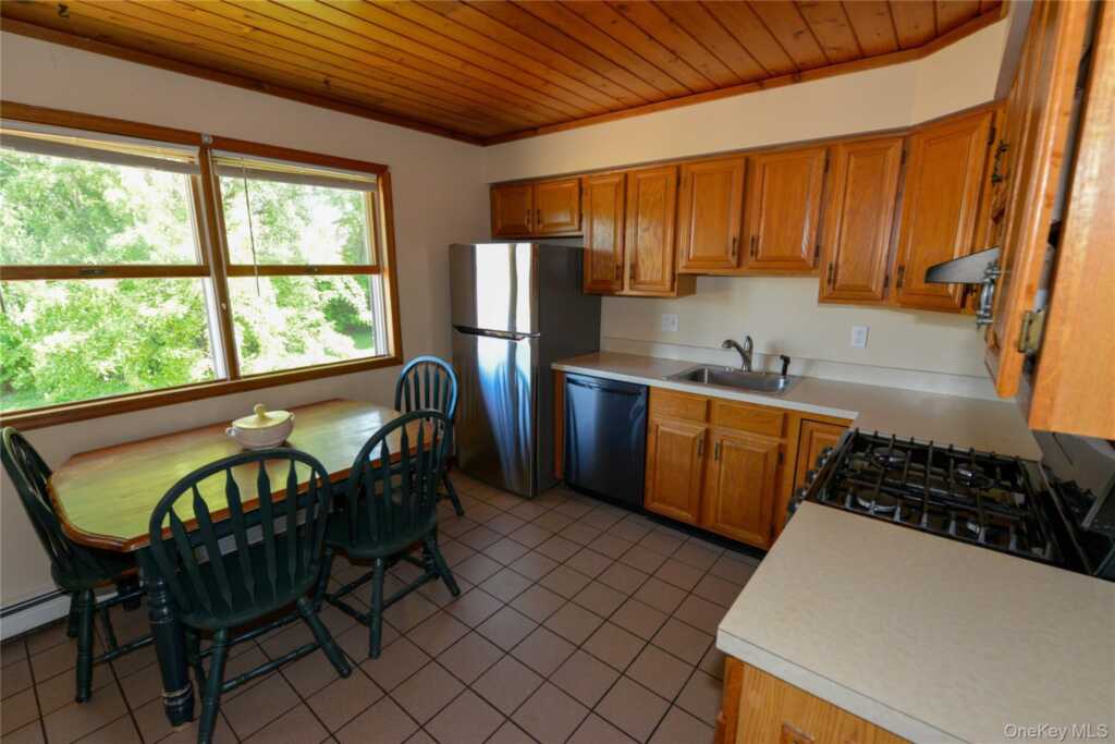 68 Post Street, Saugerties, NY 12477 - Photo 9 of 27