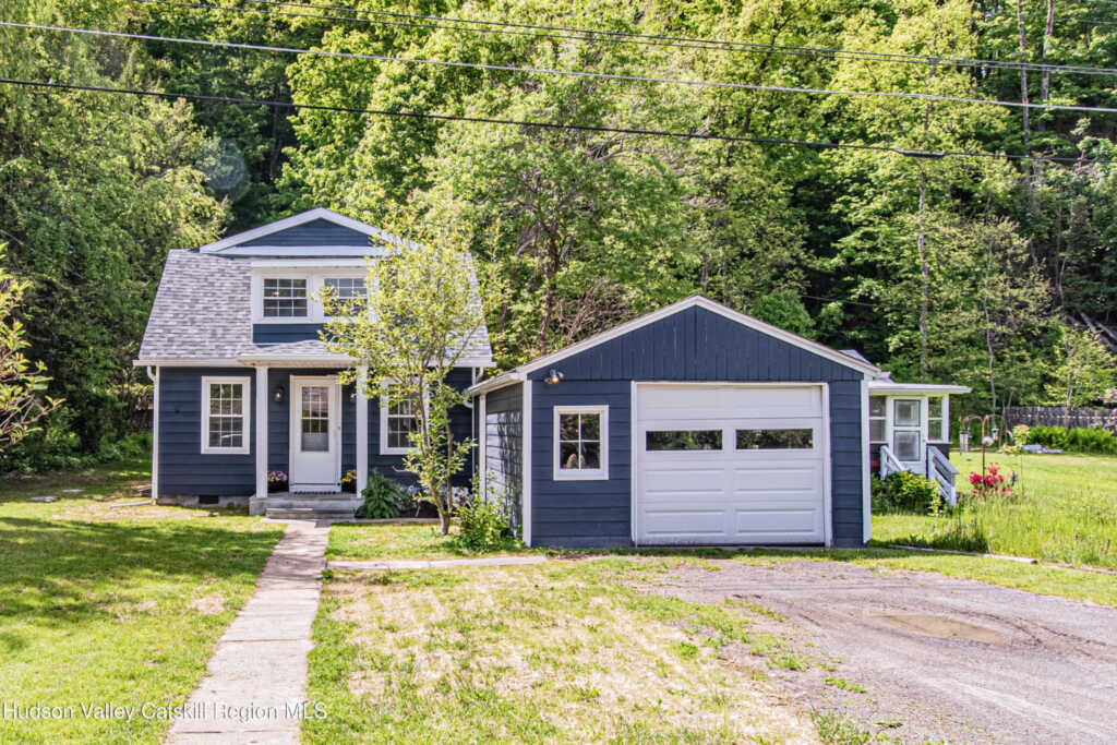 148 Esopus Creek Road, Saugerties, NY 12477