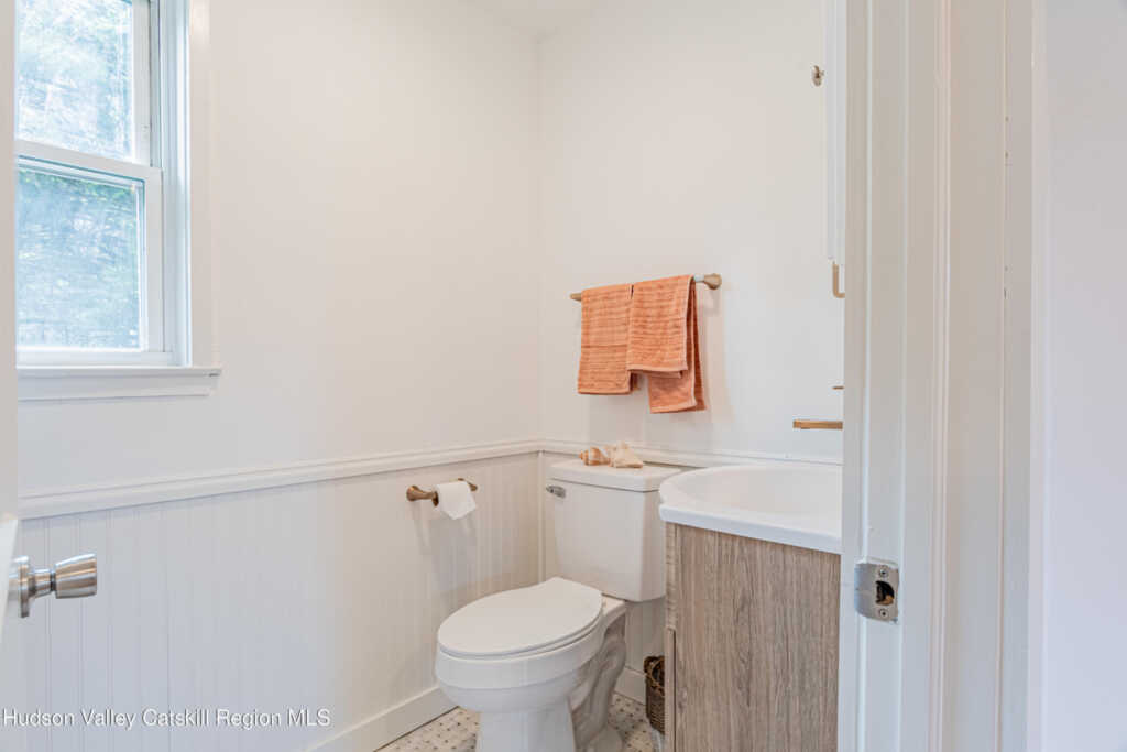 148 Esopus Creek Road, Saugerties, NY 12477 - Photo 20 of 40