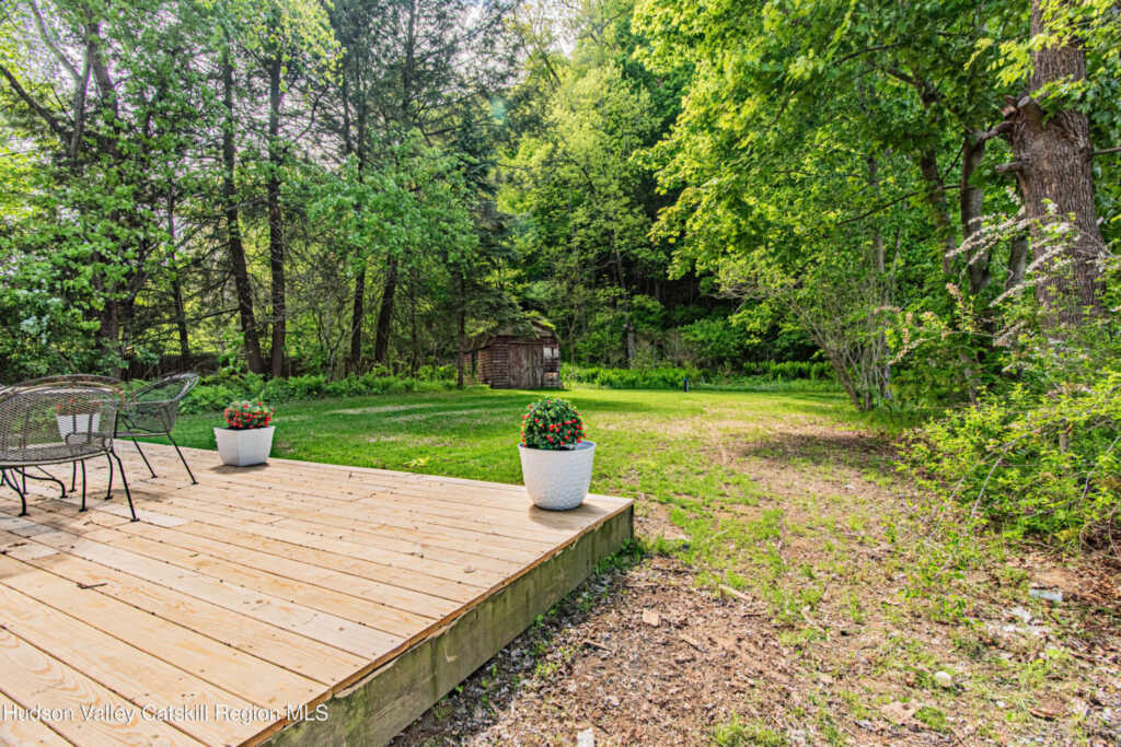 148 Esopus Creek Road, Saugerties, NY 12477 - Photo 9 of 40