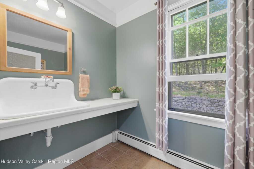 43 Augustine Road, Saugerties, NY 12477 - Photo 13 of 44