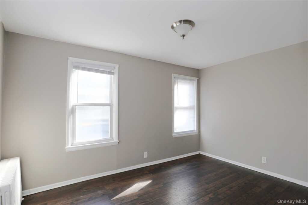 343 Washington Avenue, Kingston, NY 12401 - Photo 6 of 33