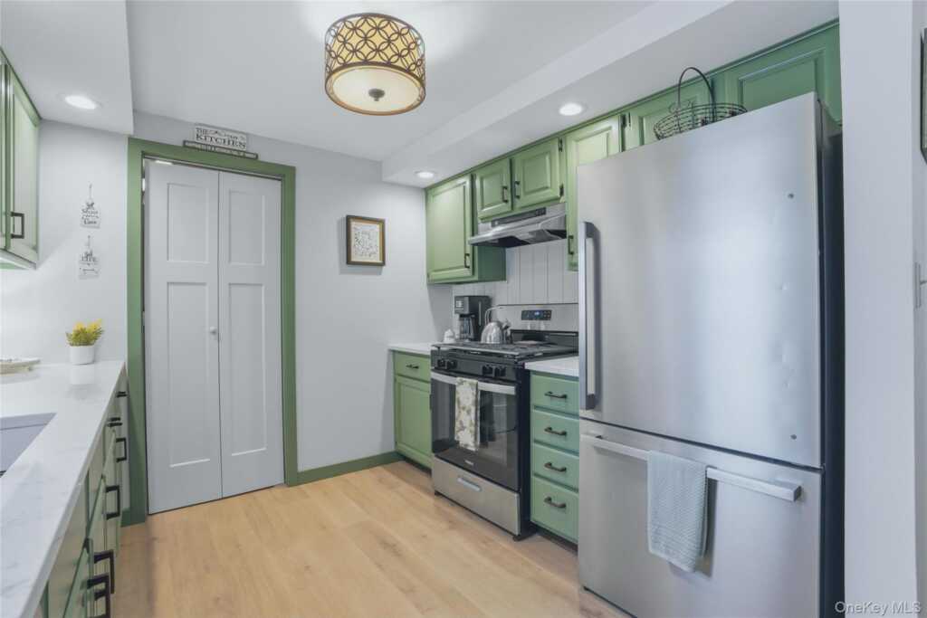 113 W Chestnut Street, Kingston, NY 12401 - Photo 9 of 26