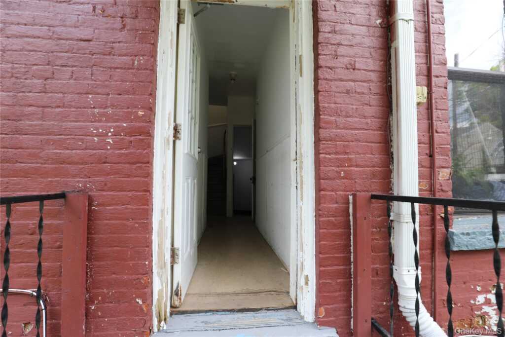 141 Saint James Street, Unit #4b, Kingston, NY 12401 - Photo 8 of 9
