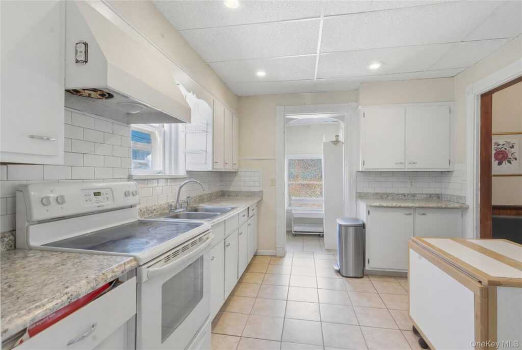 39 N Chestnut Street, New Paltz, NY 12561 - Photo 10 of 38