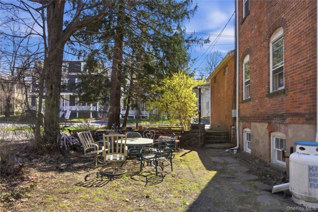 39 N Chestnut Street, New Paltz, NY 12561 - Photo 28 of 38