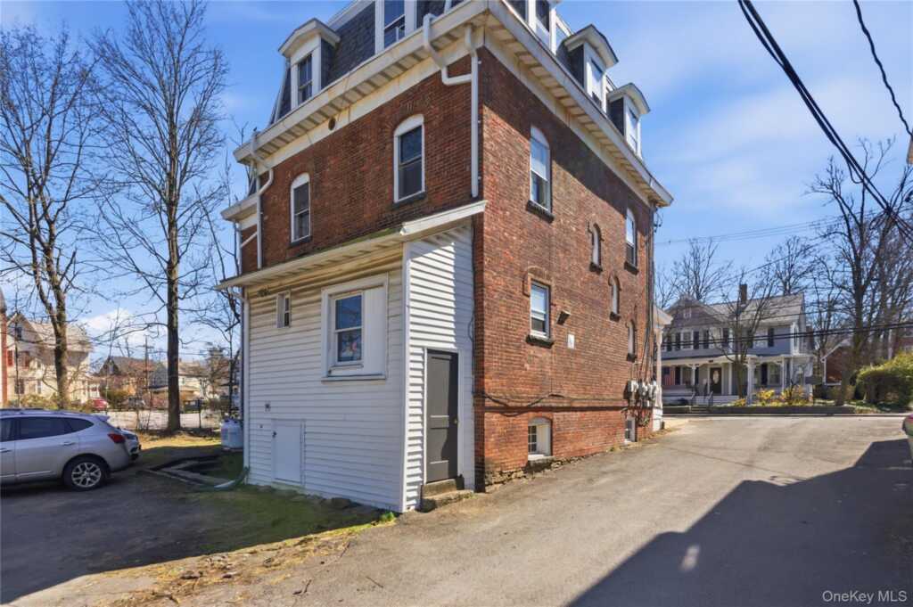 39 N Chestnut Street, New Paltz, NY 12561 - Photo 33 of 38