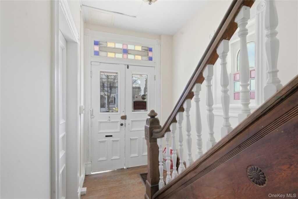 39 N Chestnut Street, New Paltz, NY 12561 - Photo 4 of 38
