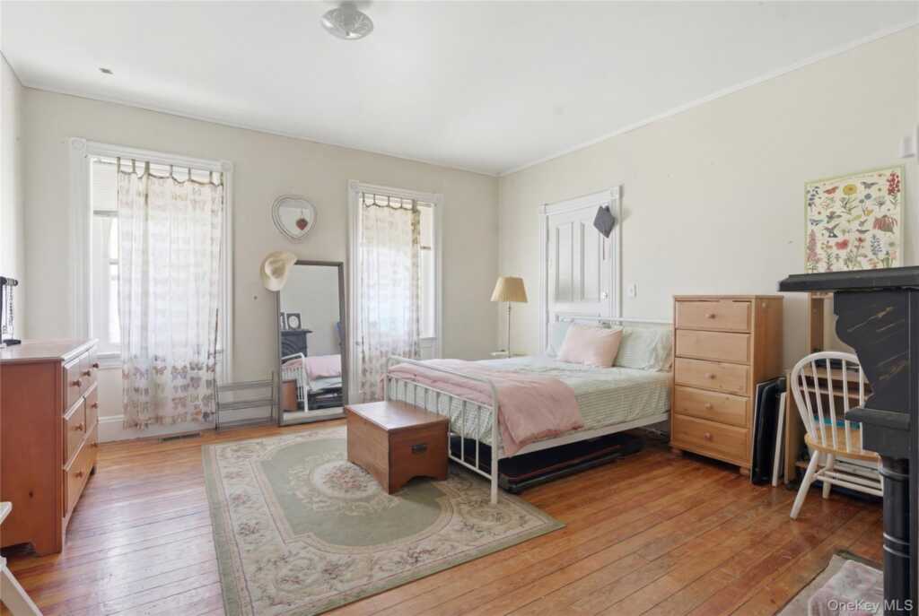 39 N Chestnut Street, New Paltz, NY 12561 - Photo 6 of 38