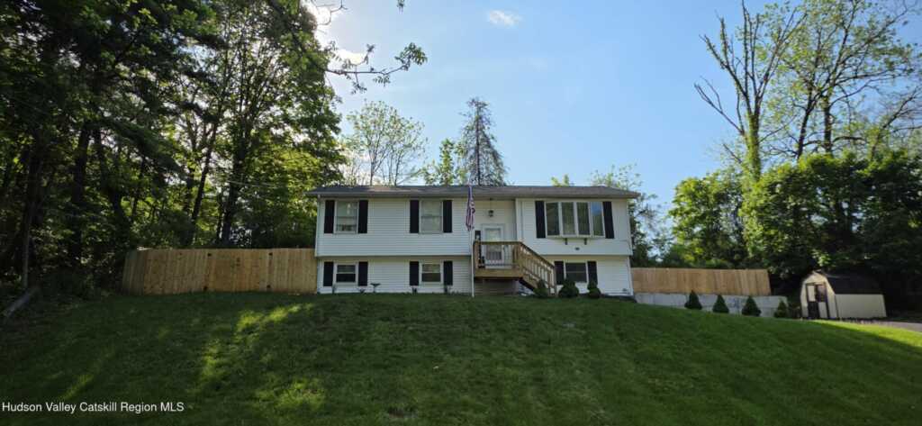 324 1st Avenue, Kingston, NY 12401 - Photo 2 of 26