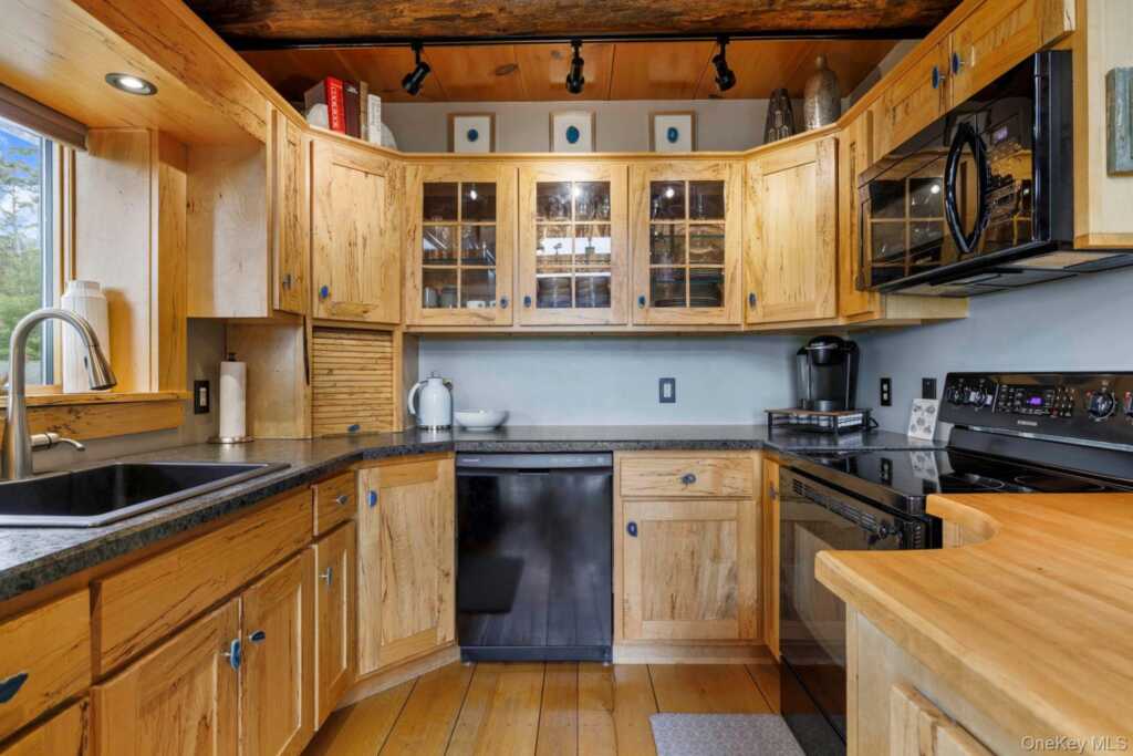 125 Stone Road, Hurley, NY 12491 - Photo 20 of 43