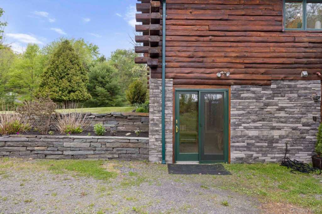 125 Stone Road, Hurley, NY 12491 - Photo 5 of 43