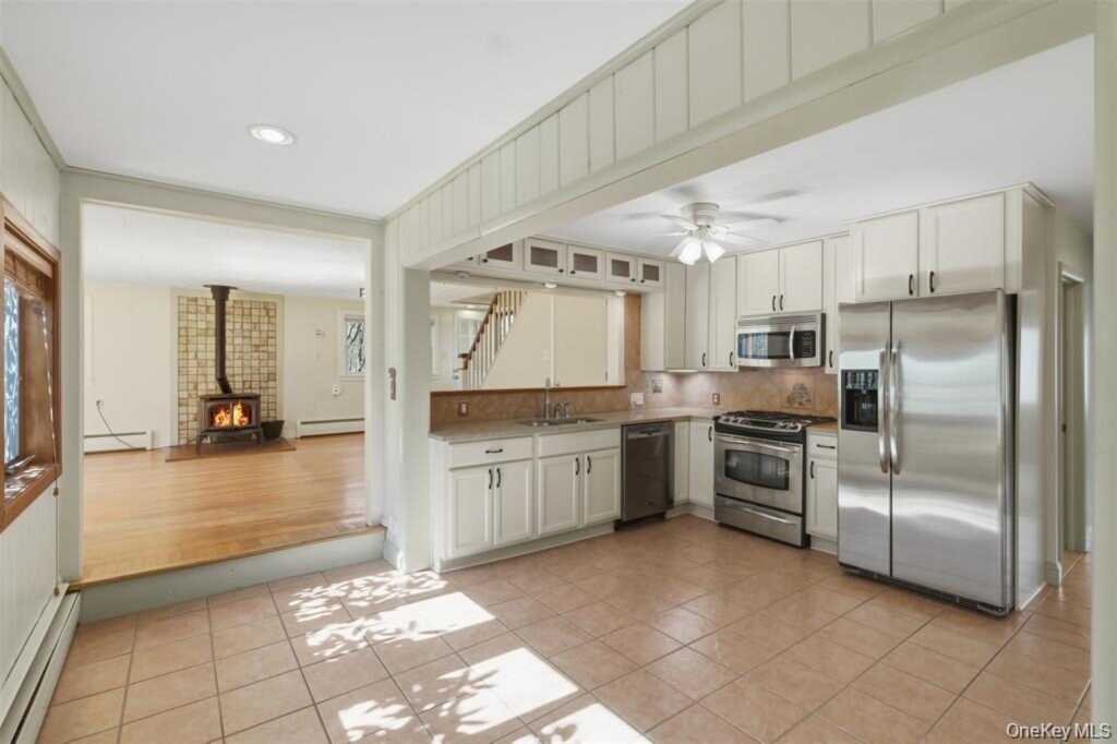 307 Old Kingston Road, New Paltz, NY 12561 - Photo 5 of 28