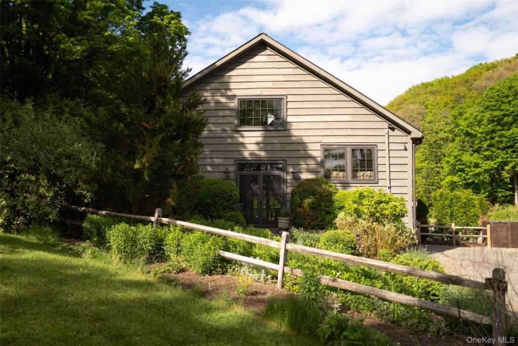 155 Wey Road, Rhinebeck, NY 12572 - Photo 25 of 28