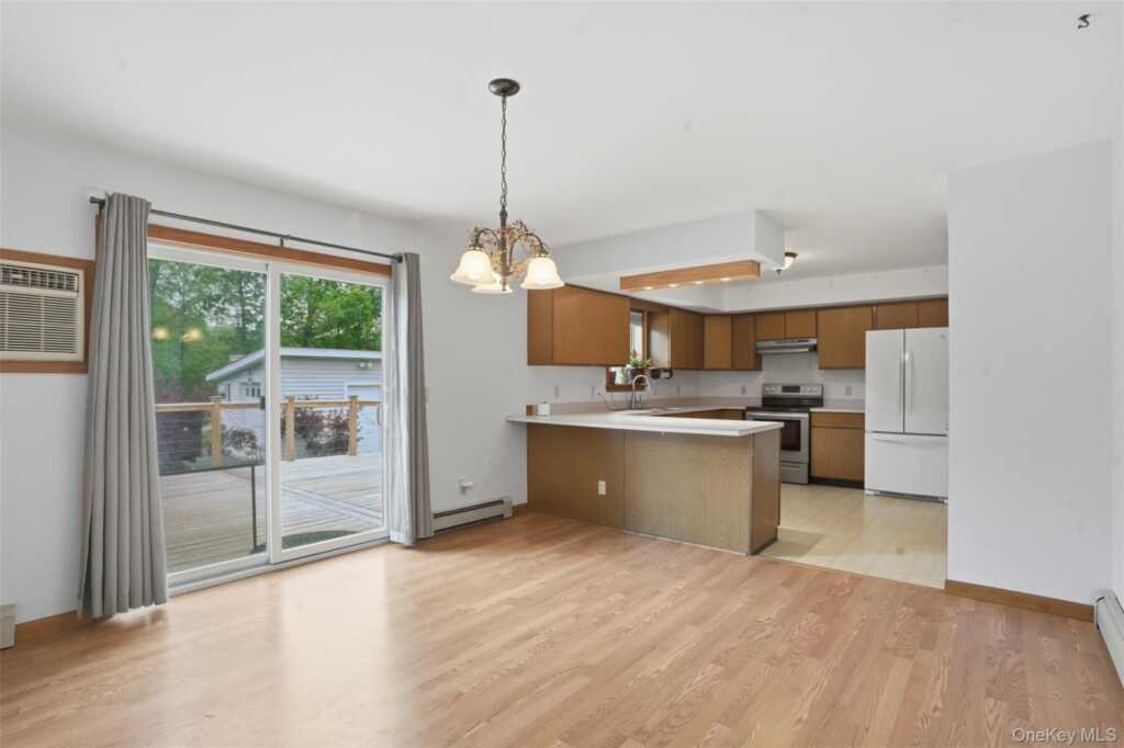 902 Albany Post Road, New Paltz, NY 12561 - Photo 10 of 48