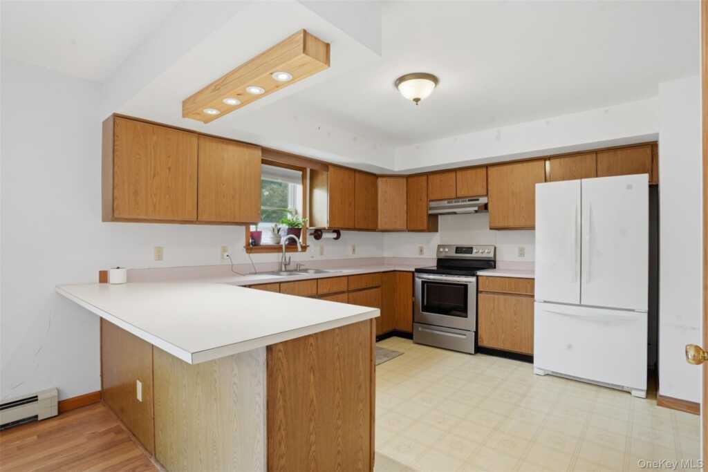 902 Albany Post Road, New Paltz, NY 12561 - Photo 12 of 48