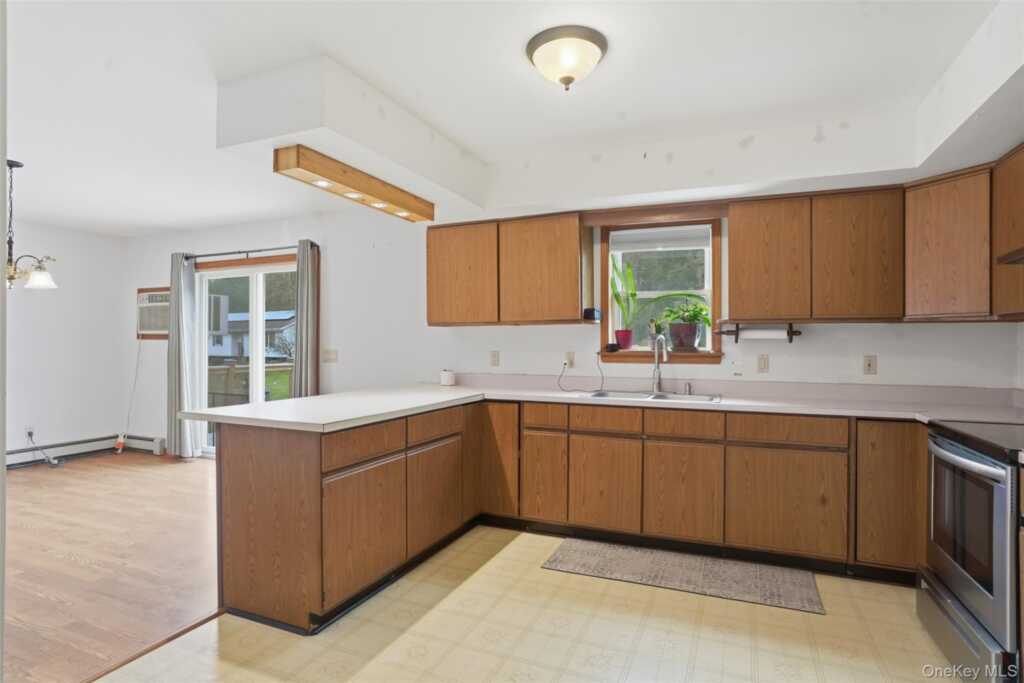 902 Albany Post Road, New Paltz, NY 12561 - Photo 14 of 48