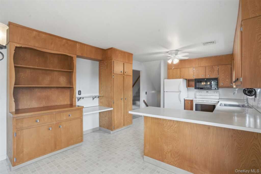 205 East Drive, Hurley, NY 12443 - Photo 10 of 34