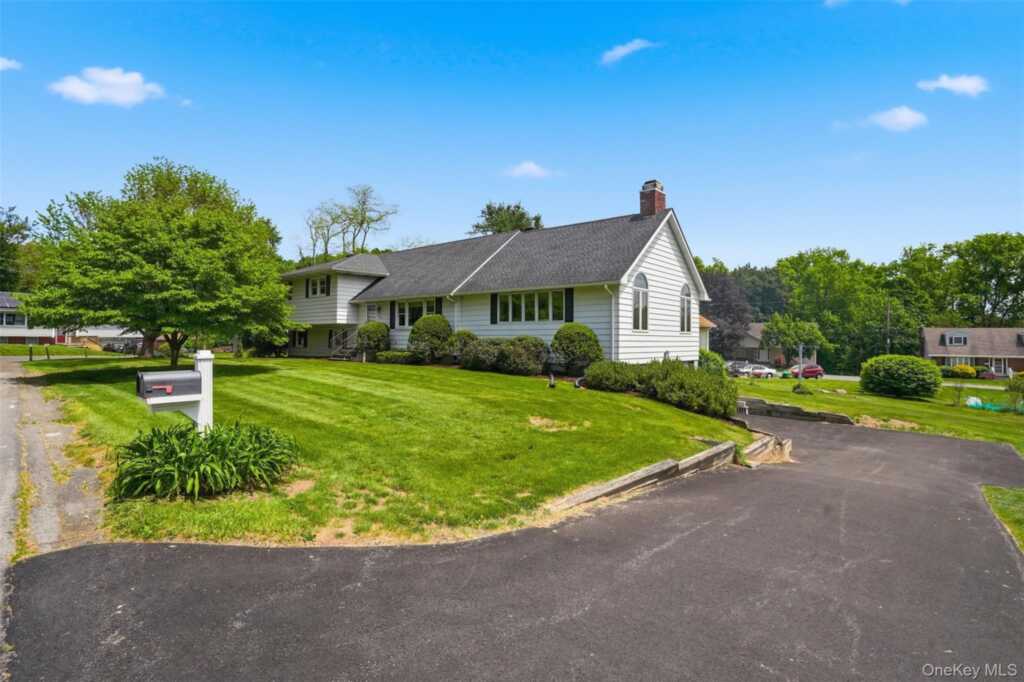 205 East Drive, Hurley, NY 12443 - Photo 3 of 34