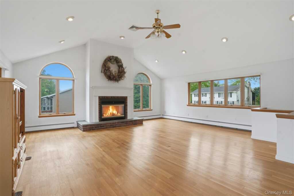 205 East Drive, Hurley, NY 12443 - Photo 5 of 34