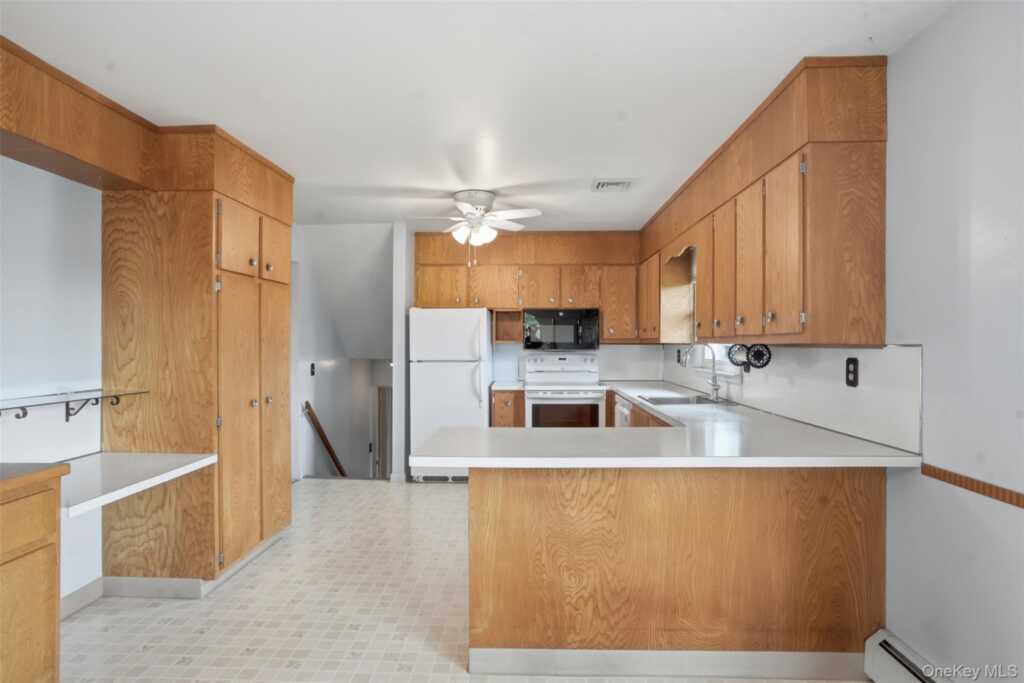 205 East Drive, Hurley, NY 12443 - Photo 9 of 34