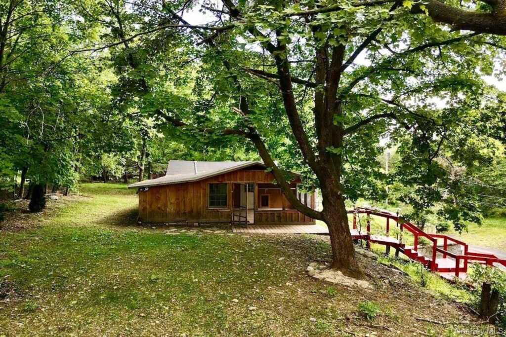 6 Woods Road, Rhinebeck, NY 12572 - Photo 3 of 9