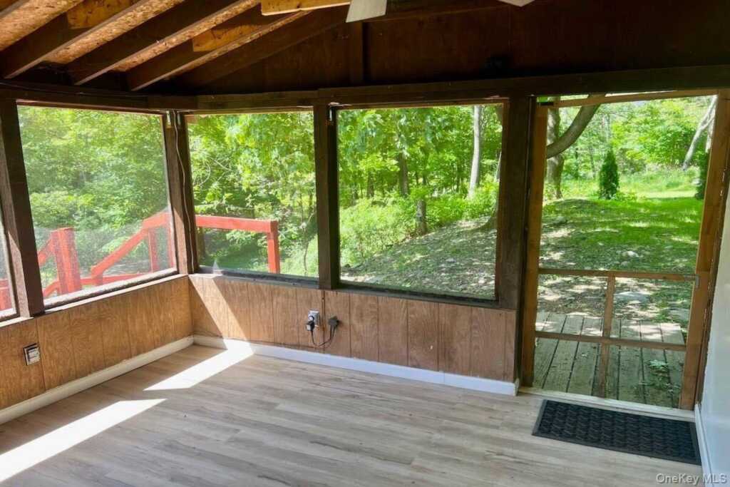 6 Woods Road, Rhinebeck, NY 12572 - Photo 4 of 9