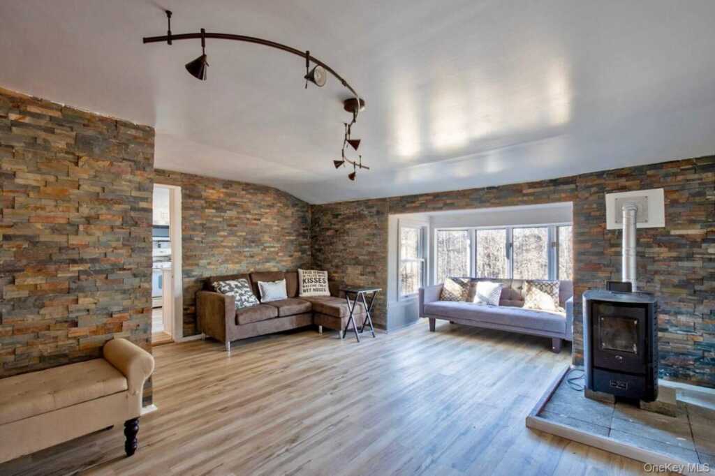 6 Woods Road, Rhinebeck, NY 12572 - Photo 6 of 9