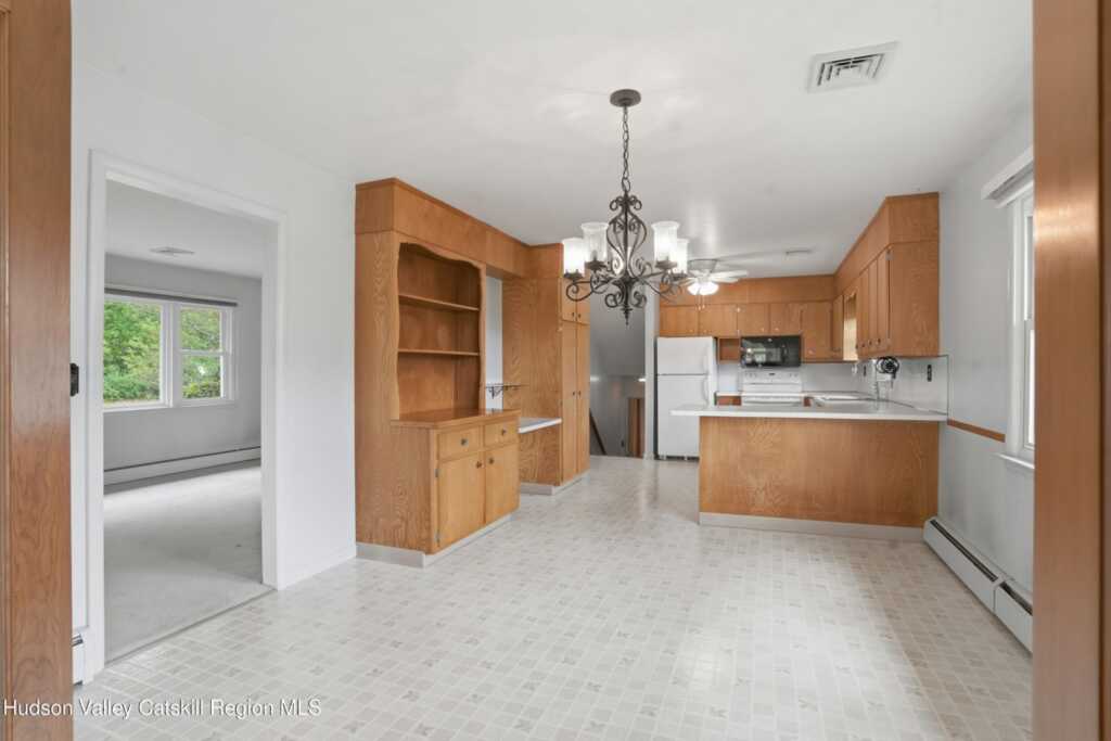 205 East Drive, Hurley, NY 12443 - Photo 13 of 34