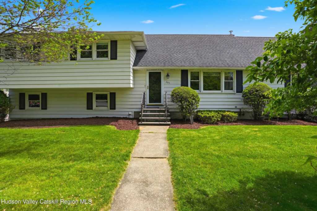 205 East Drive, Hurley, NY 12443 - Photo 2 of 34
