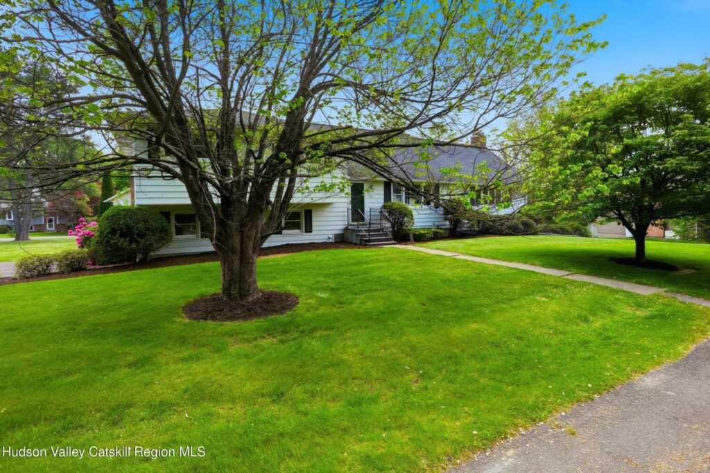 205 East Drive, Hurley, NY 12443 - Photo 3 of 34