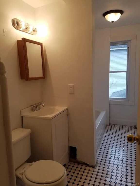 95 Clinton Avenue, Kingston, NY 12401 - Photo 7 of 8