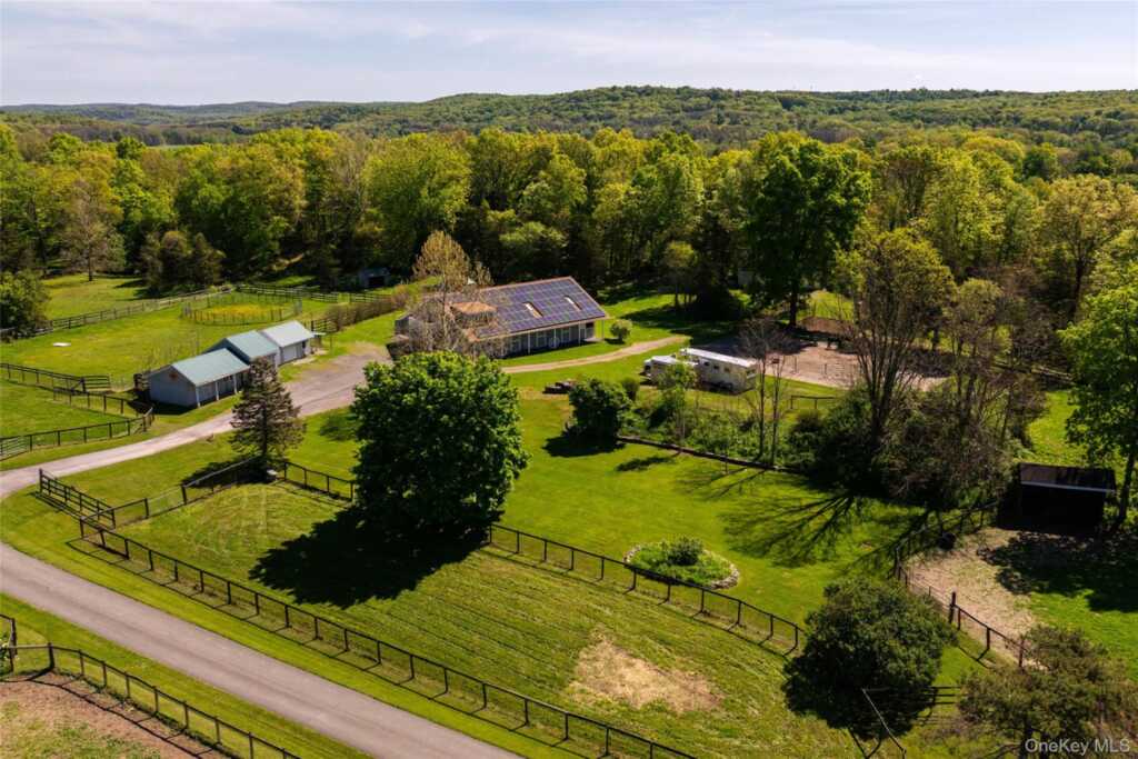 52 Pells Road, Rhinebeck, NY 12572 - Photo 3 of 28