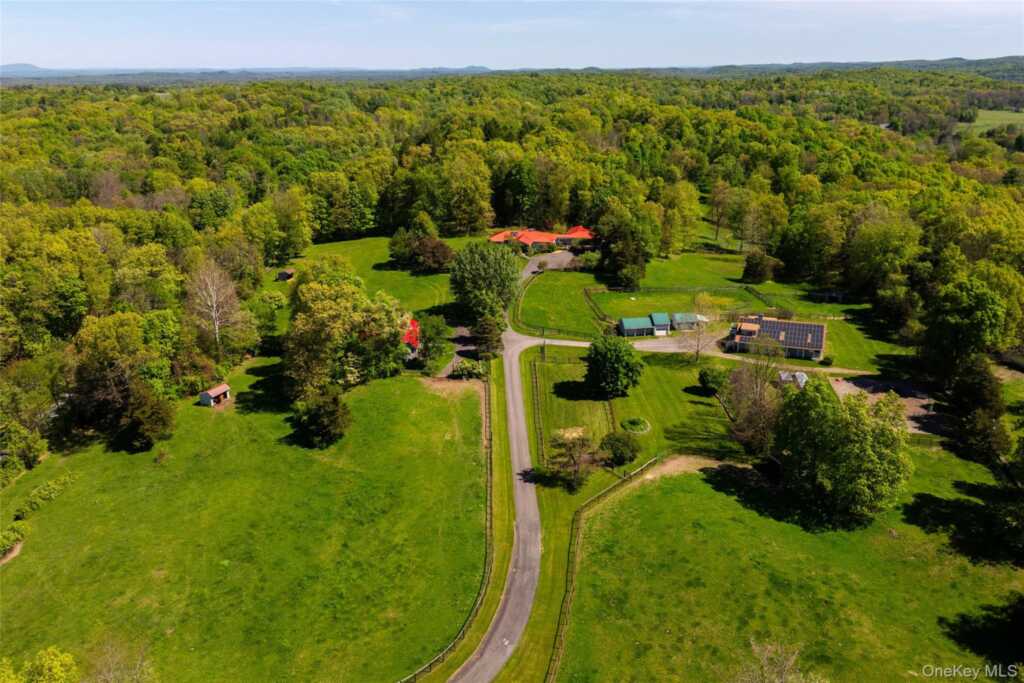 52 Pells Road, Rhinebeck, NY 12572 - Photo 6 of 28