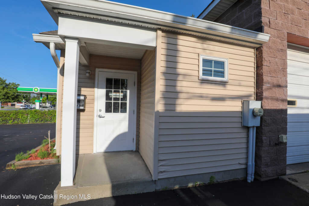 337 Broadway, Kingston, NY 12401 - Photo 3 of 18