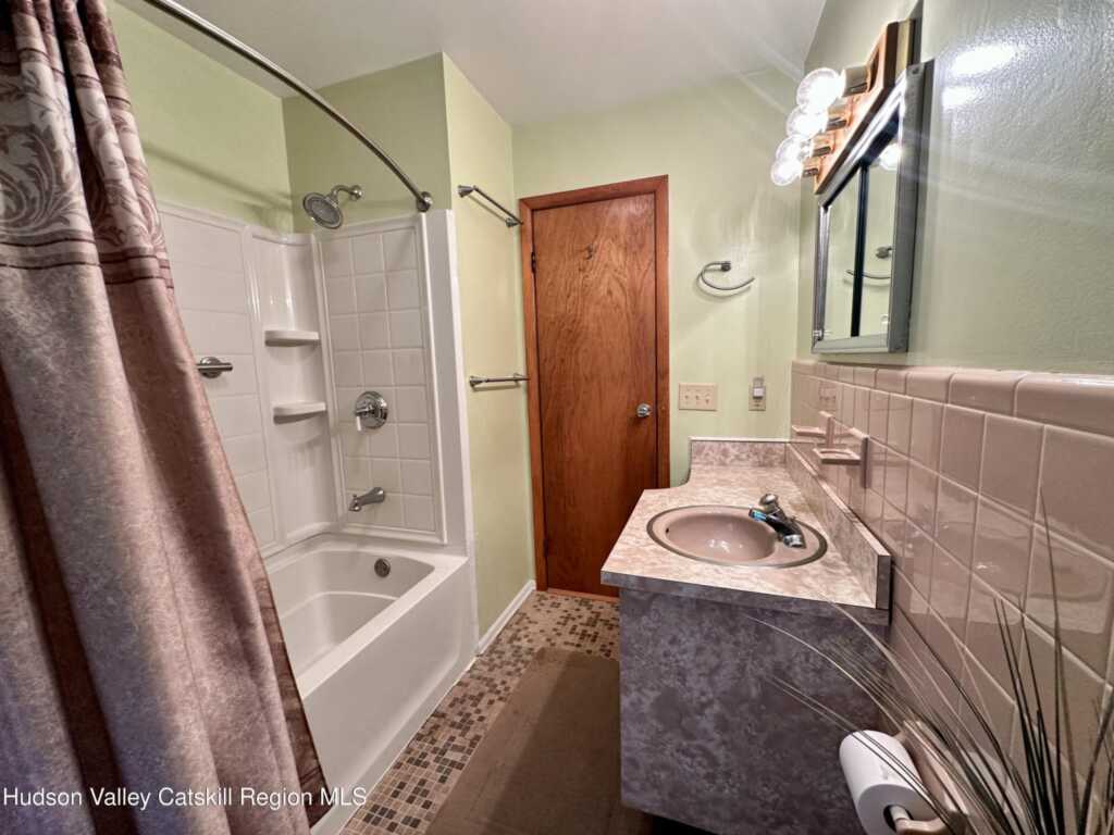 1 Sterley Avenue, Saugerties, NY 12477 - Photo 9 of 16