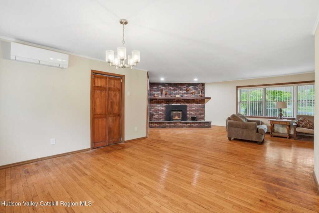 984 Blue Mountain Road, Saugerties, NY 12477 - Photo 10 of 24