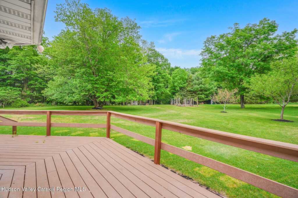984 Blue Mountain Road, Saugerties, NY 12477 - Photo 3 of 24