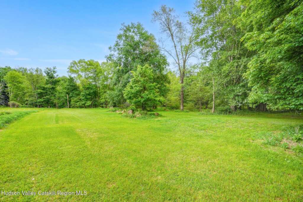 984 Blue Mountain Road, Saugerties, NY 12477 - Photo 5 of 24