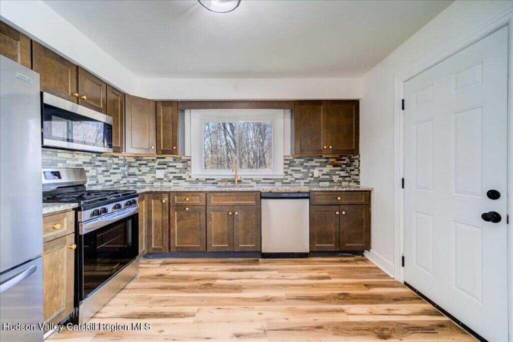 63 Fairview Avenue, Kingston, NY 12401 - Photo 9 of 34