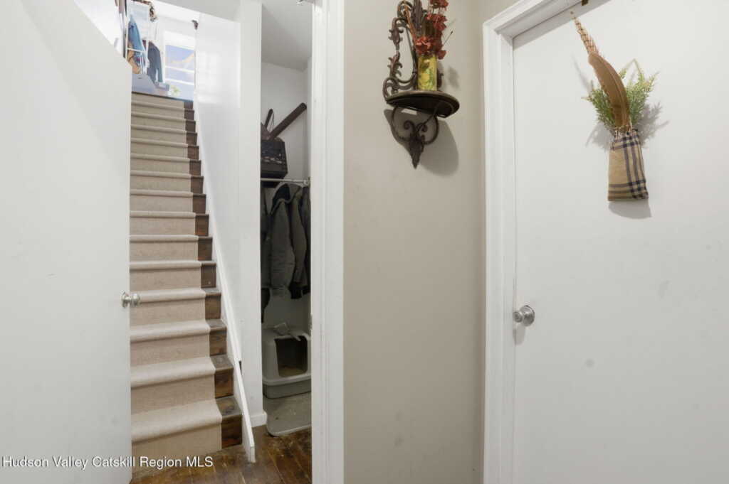 62-64 Hunter Street, Kingston, NY 12401 - Photo 26 of 38