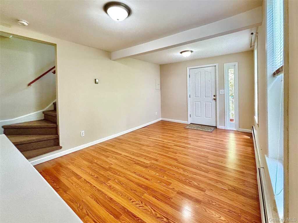 30 Oak Street, Unit #Apt #1, Rhinebeck, NY 12572 - Photo 6 of 29