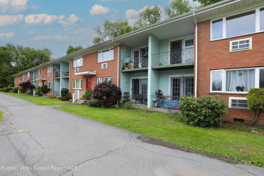 30 Lamb Avenue, Unit #2d, Saugerties, NY 12477