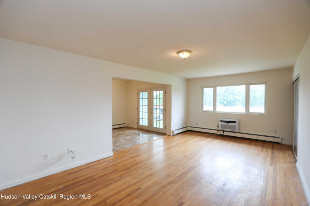 30 Lamb Avenue, Unit #2d, Saugerties, NY 12477 - Photo 2 of 11