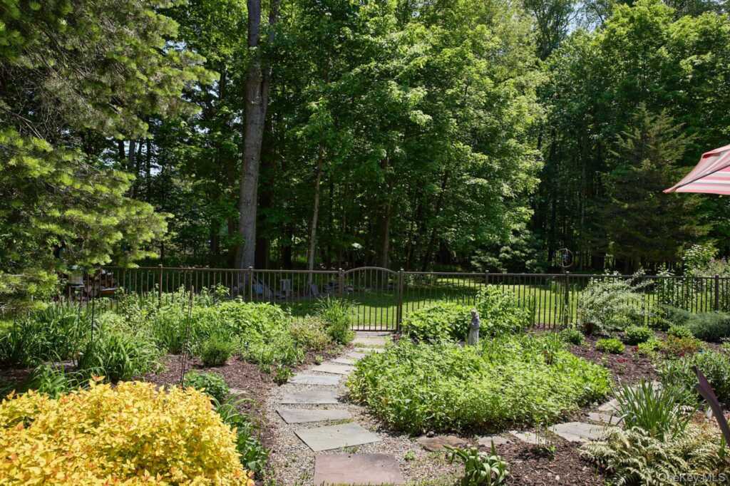 96 Plains Road, New Paltz, NY 12561 - Photo 8 of 47
